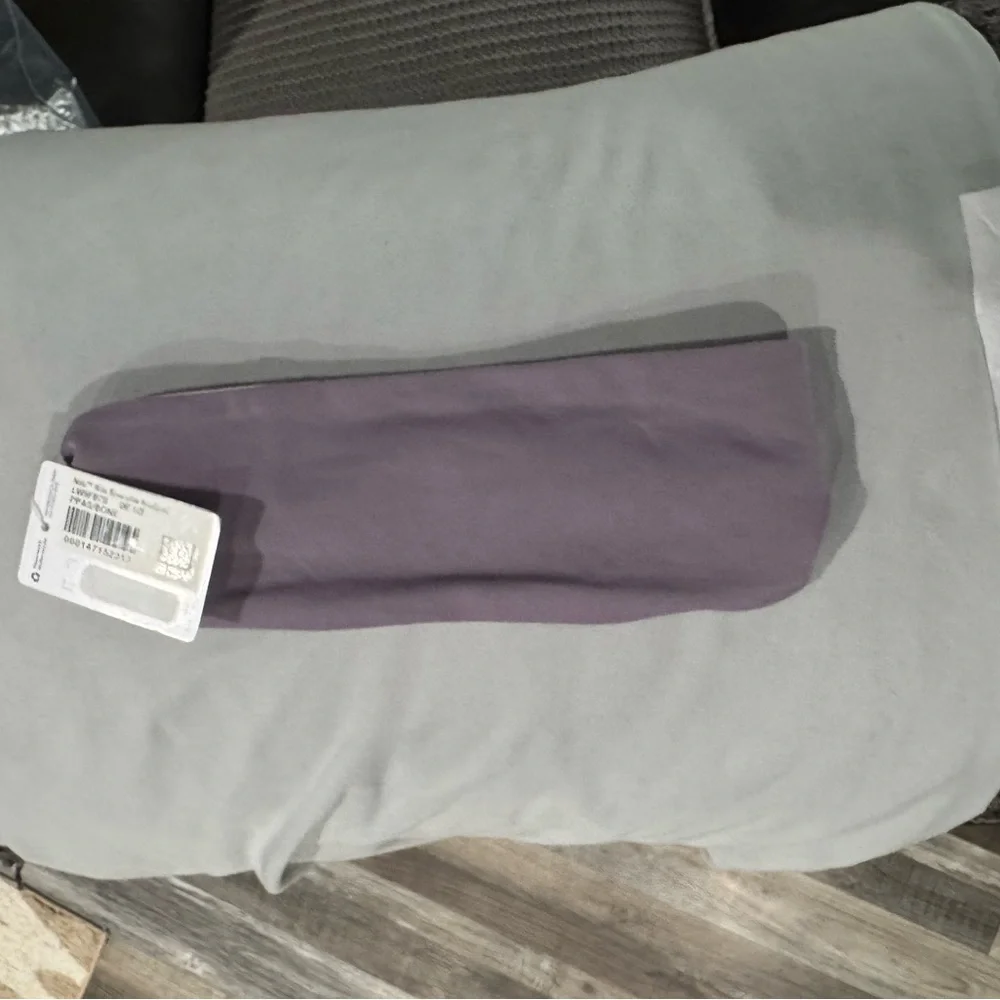 LULULEMON FRINGE FIGHTER REVERSABLE HEADBAND NWT.